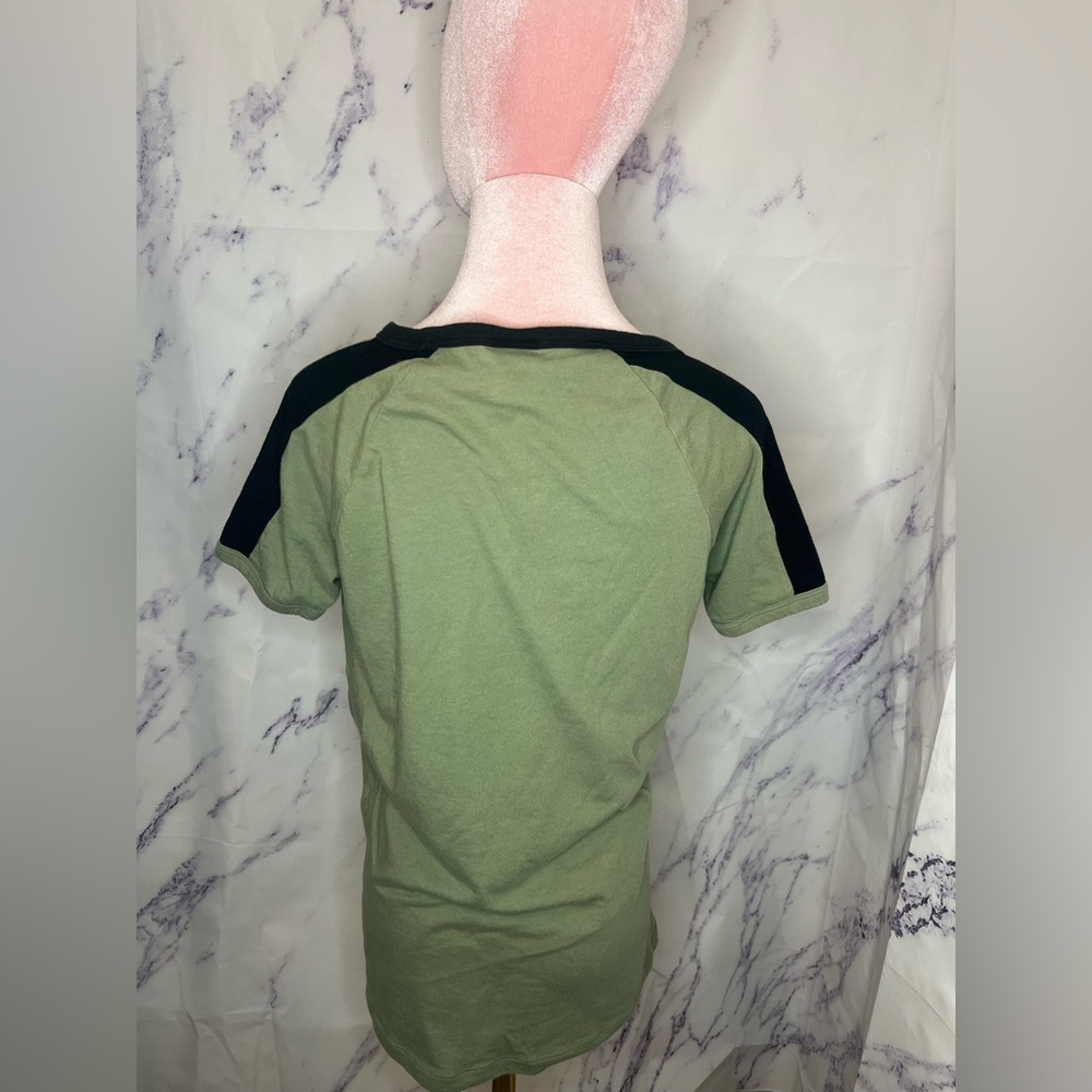 PINK Victoria's Secret Olive V-Neck Short Sleeve Shirt Sz XS - Picture 3 of 4